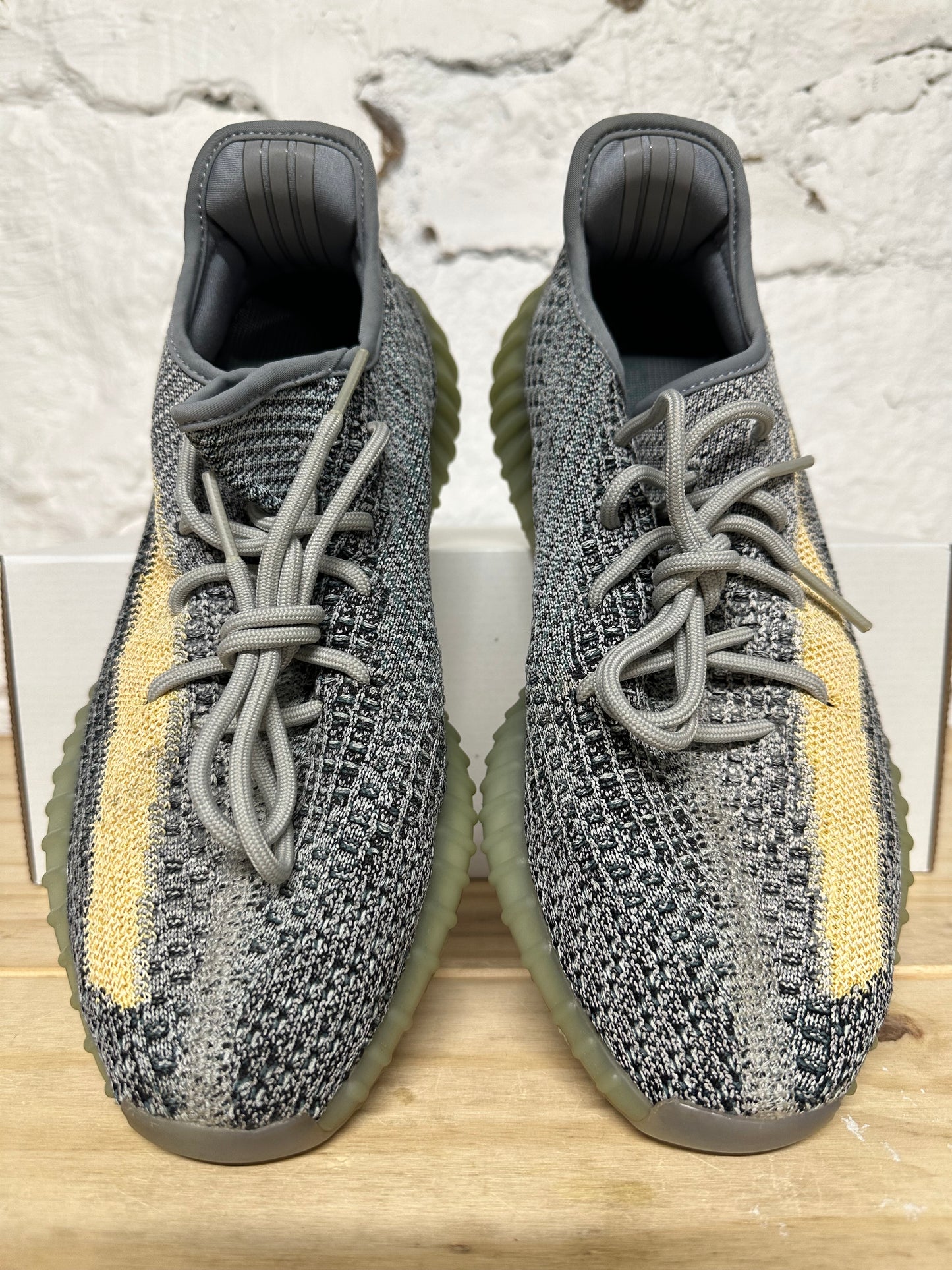 Yeezy 350 V2 Ash Blue Sz 9.5
