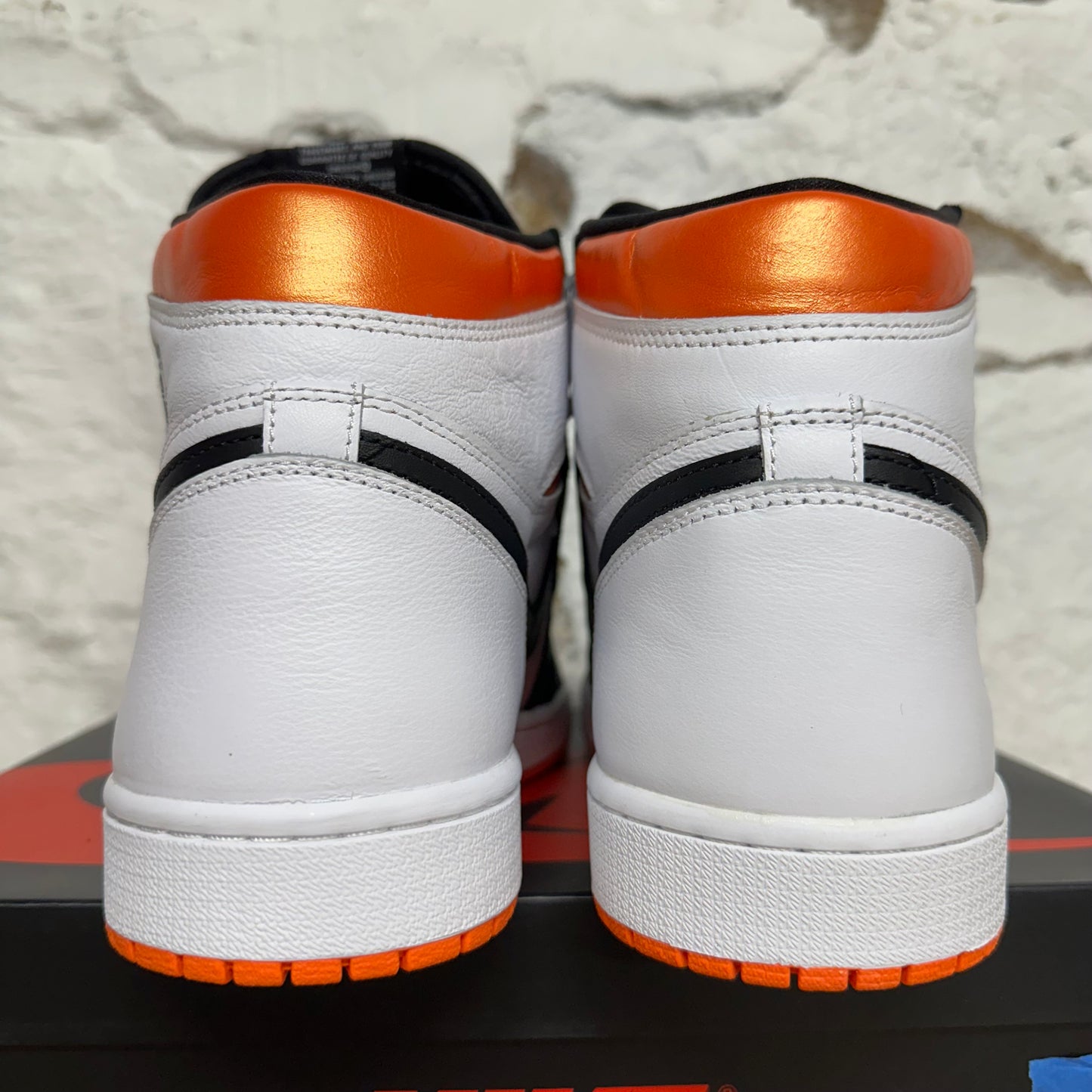 Air Jordan 1 High Electro Orange Sz 12 DS