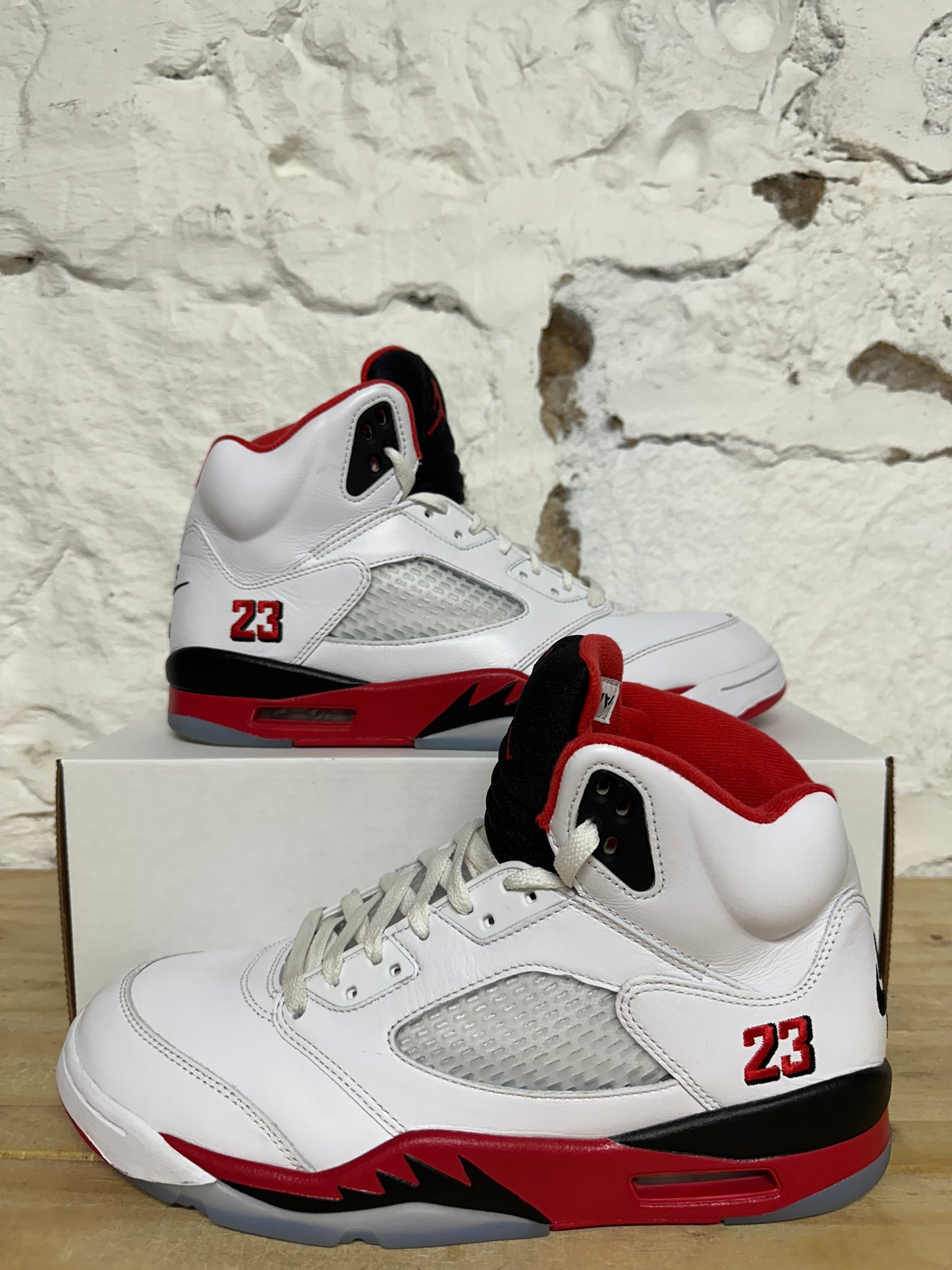Air Jordan 5 Fire Red Black Tongue (2025) Sz 10.5