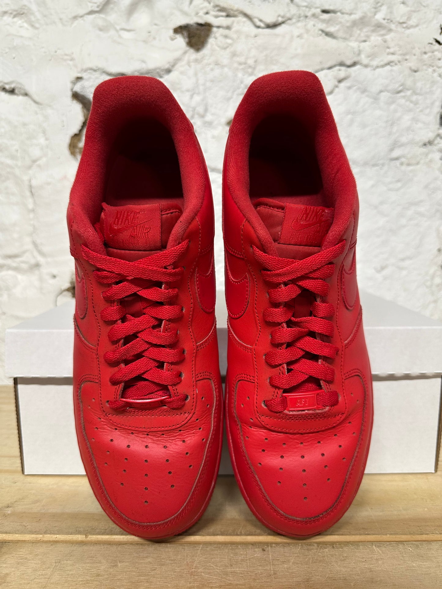 Nike Air Force 1 Triple Red Sz 9