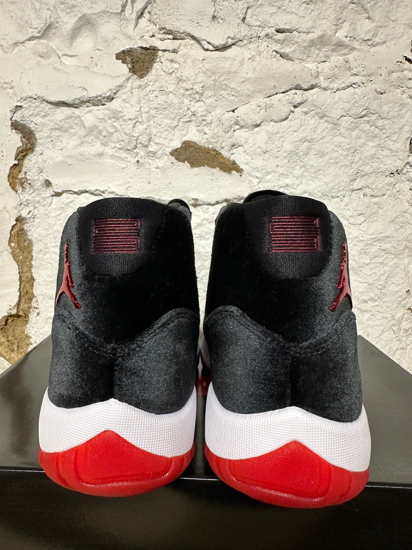 Air Jordan 11 Bred Velvet Sz 10 (11.5W) DS