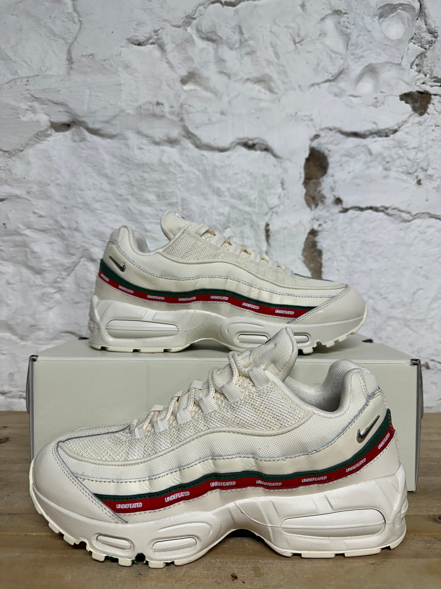 Nike Air Max 95 Undefeated Sail Sz 8