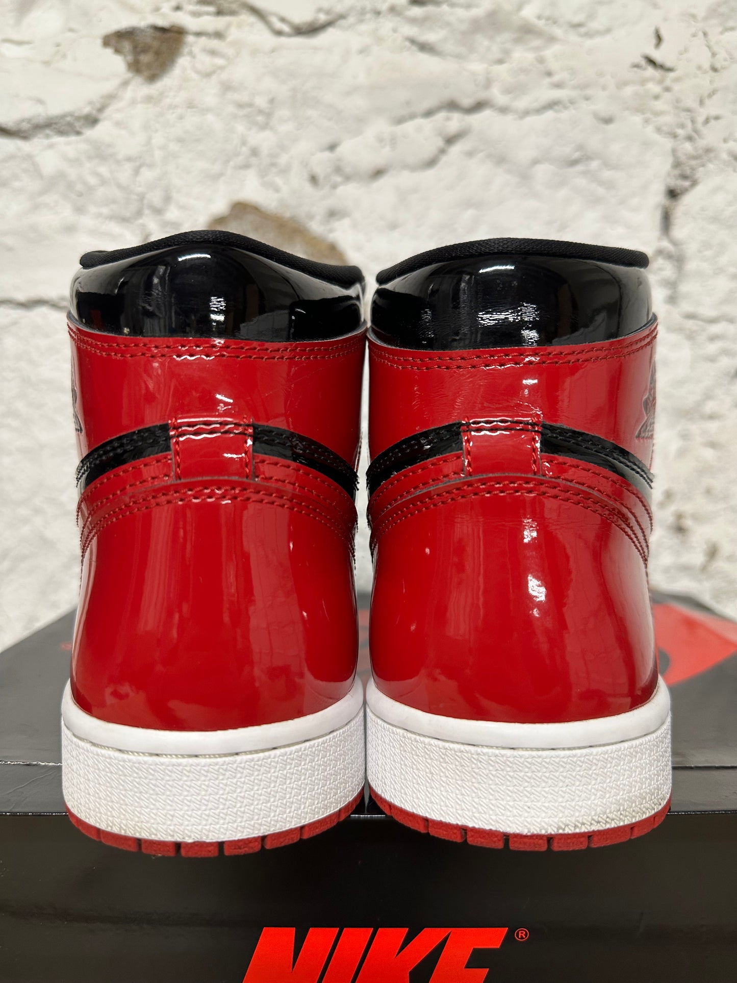 Air Jordan 1 High Patent Bred Sz 8.5