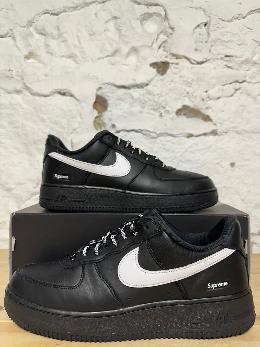 Nike AF1 Supreme Black White Sz 9.5