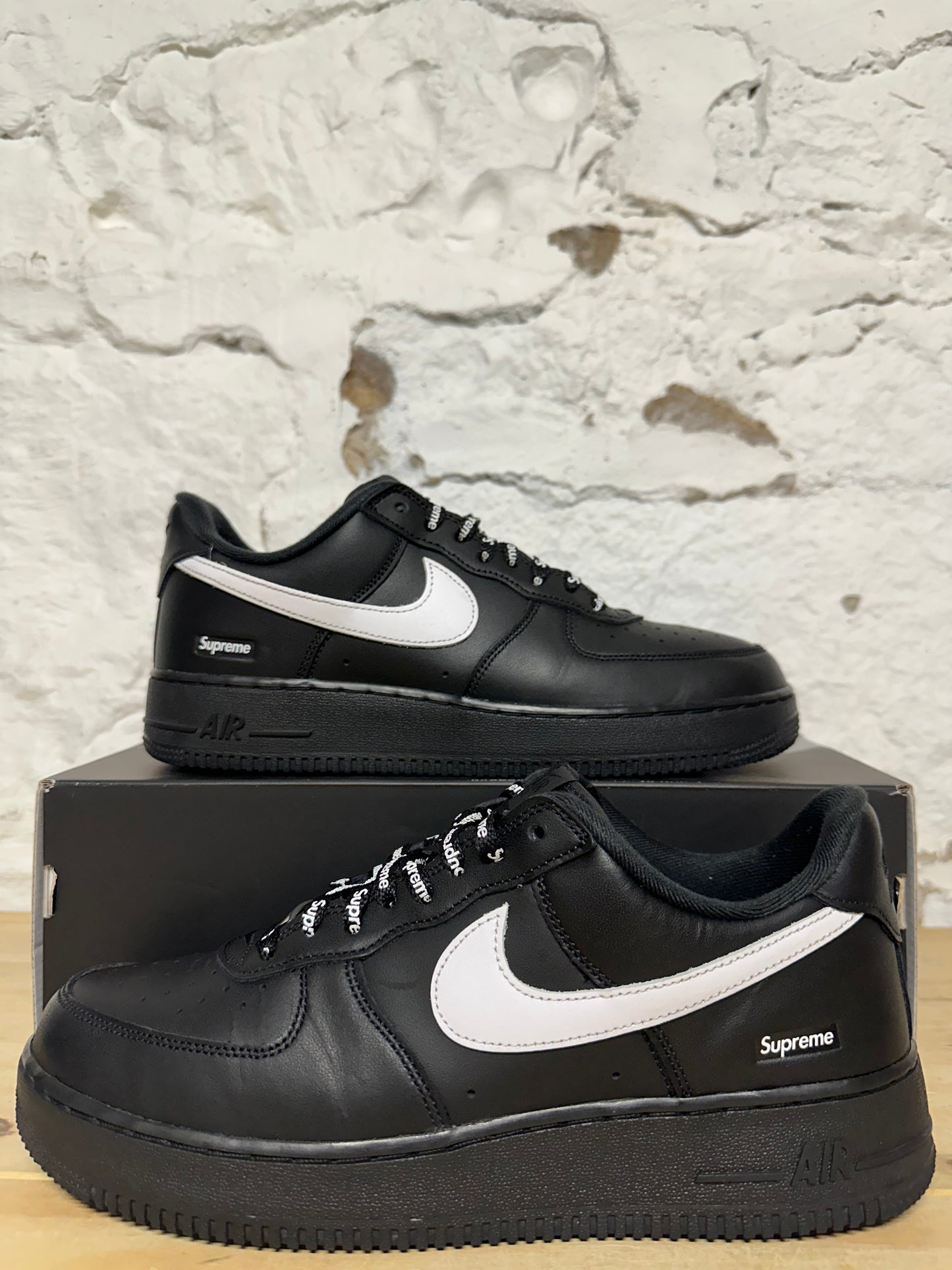 Nike AF1 Supreme Black White Sz 9.5