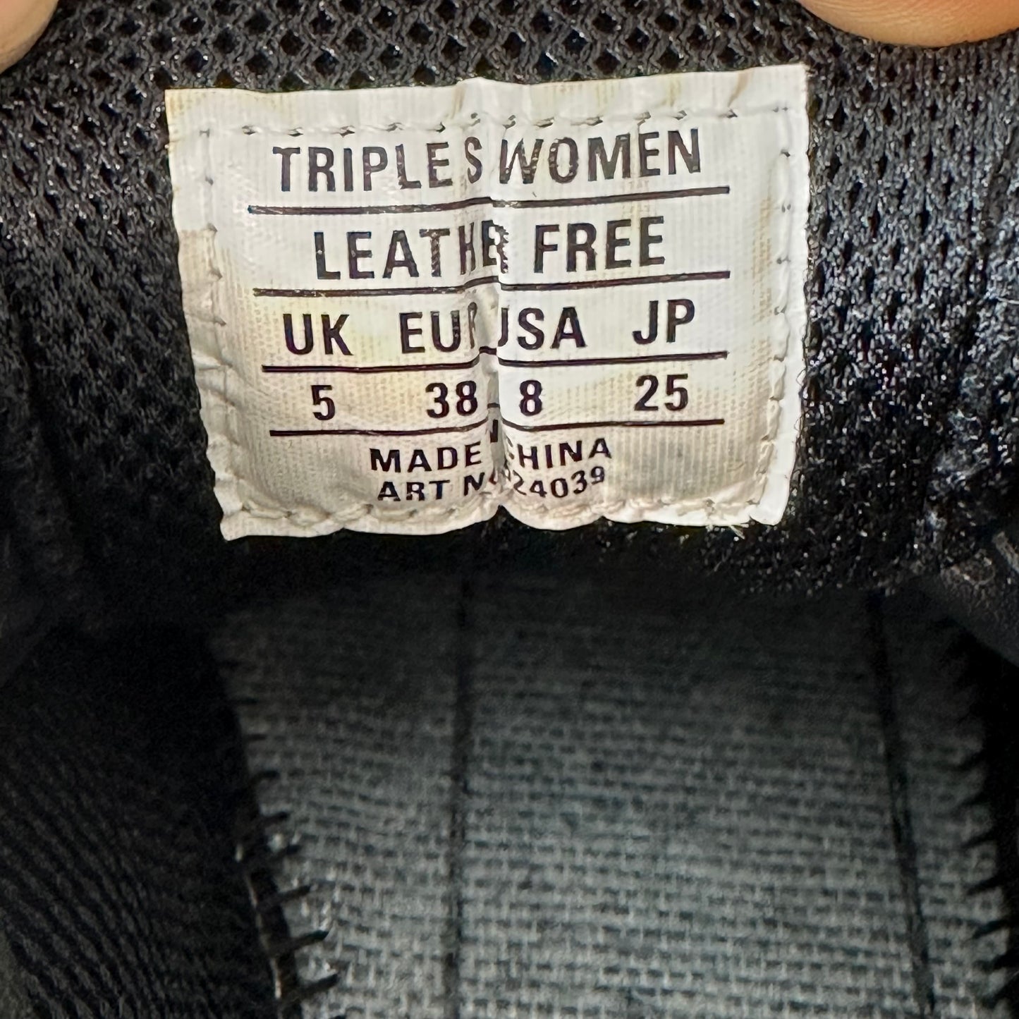 Balenciaga Triple S Triple Black Sneaker Sz 6 (38)