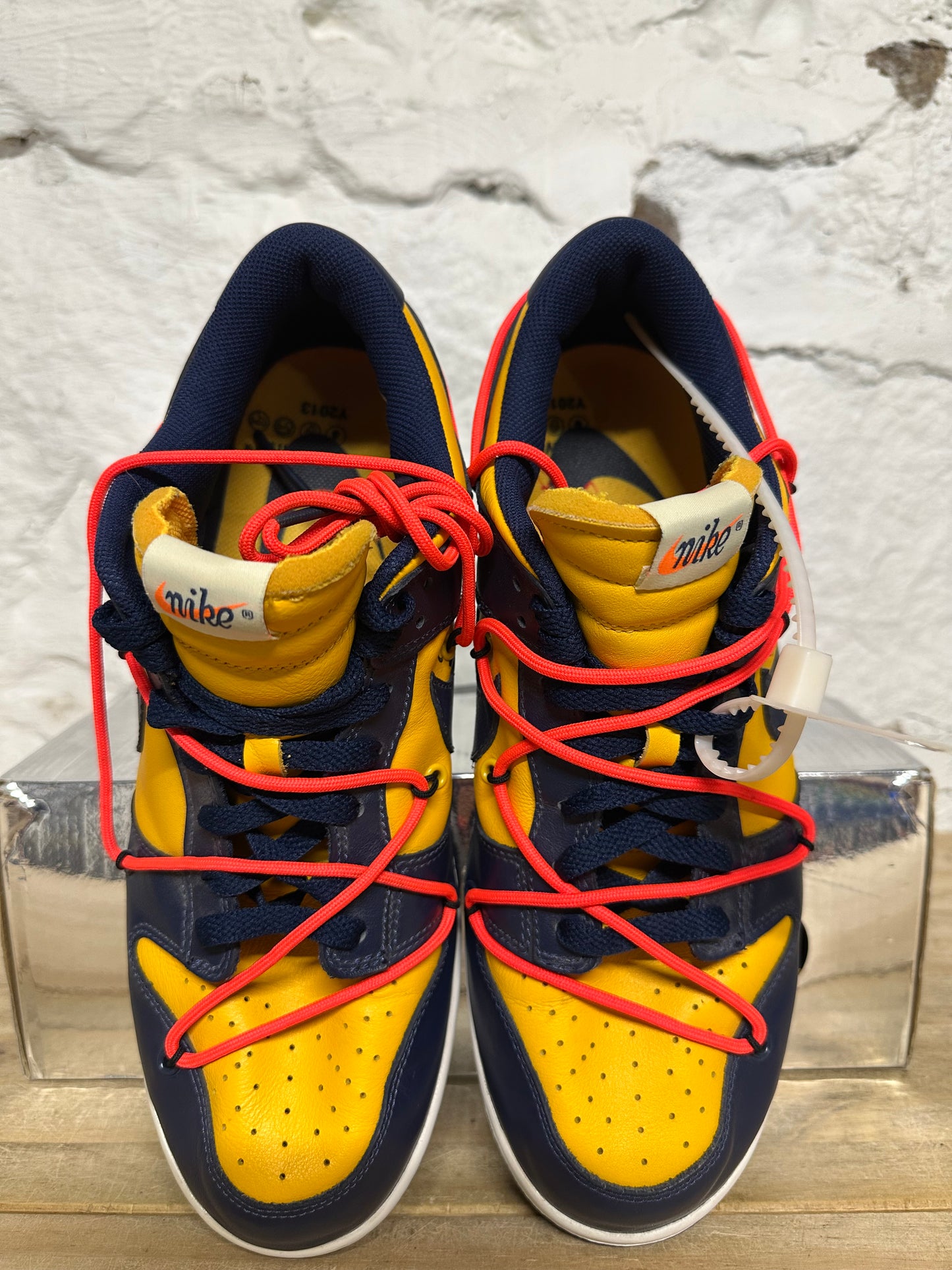 Nike Dunk Low Off-White University Gold Sz 10.5