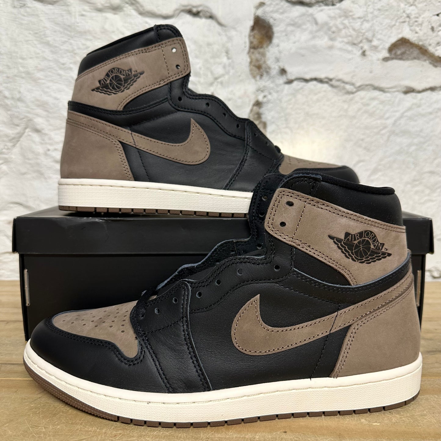 Air Jordan 1 High Palomino Sz 11 DS