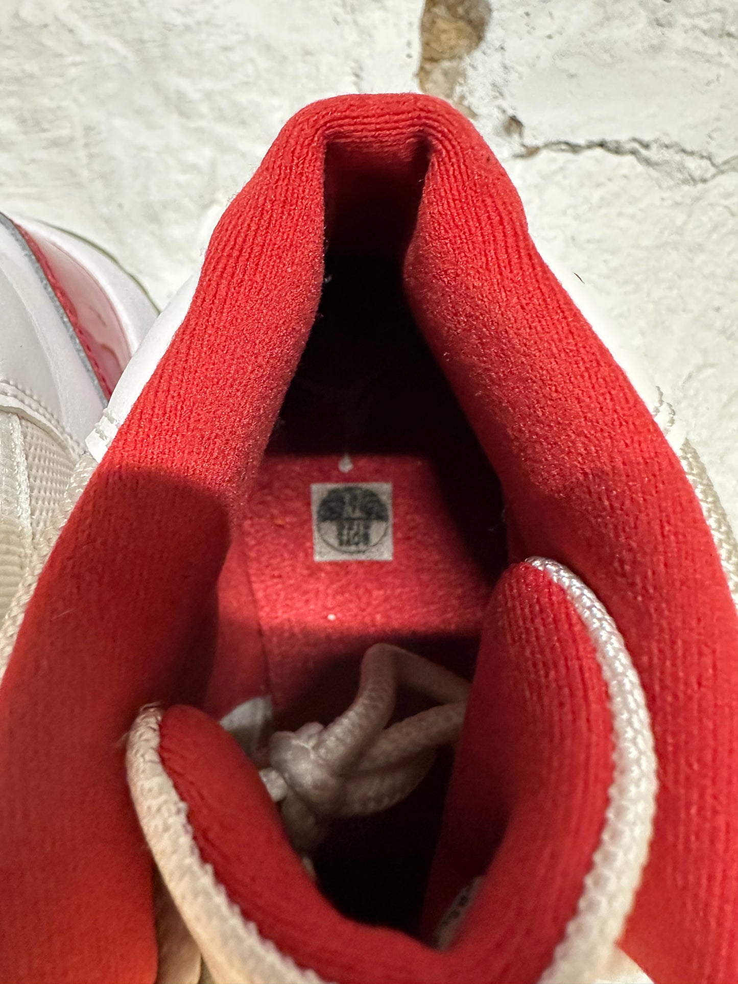 Air Jordan 11 High Cherry Sz 7Y