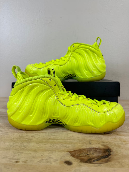 Nike Air Foamposite Pro Volt (2021) Sz 8.5
