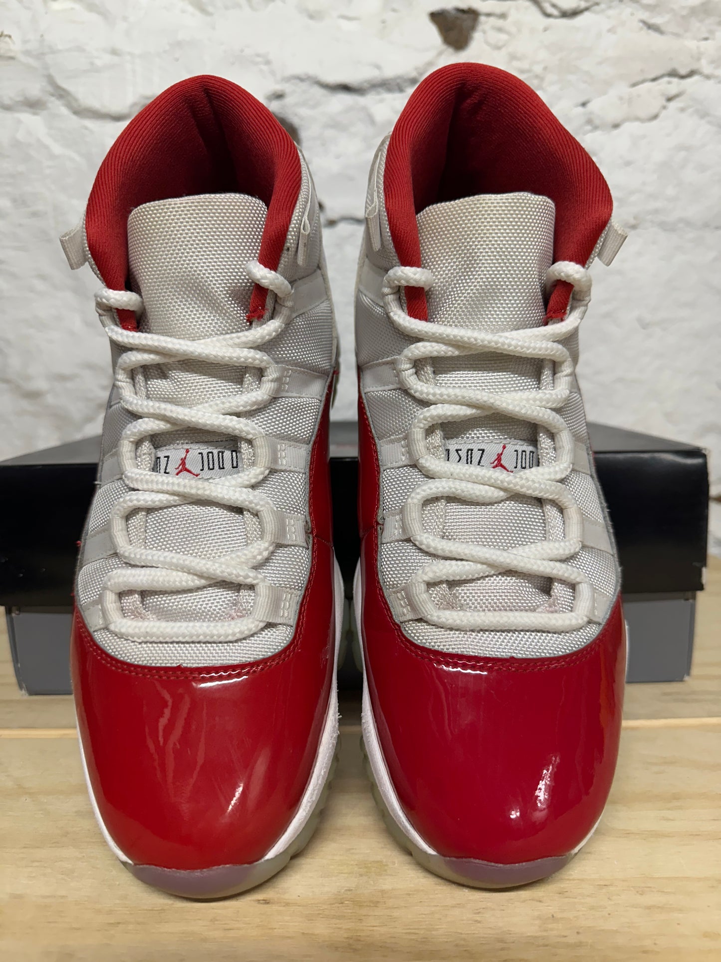 Air Jordan 11 High Cherry Sz 9.5