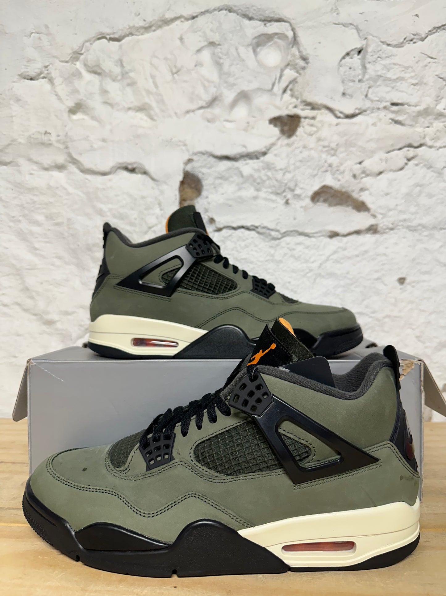 Air Jordan 4 Undefeated Sz 11