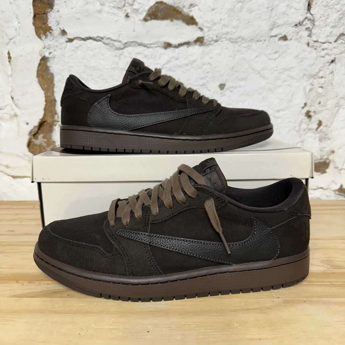 Air Jordan 1 Low Travis Scott Velvet Brown Sz 9