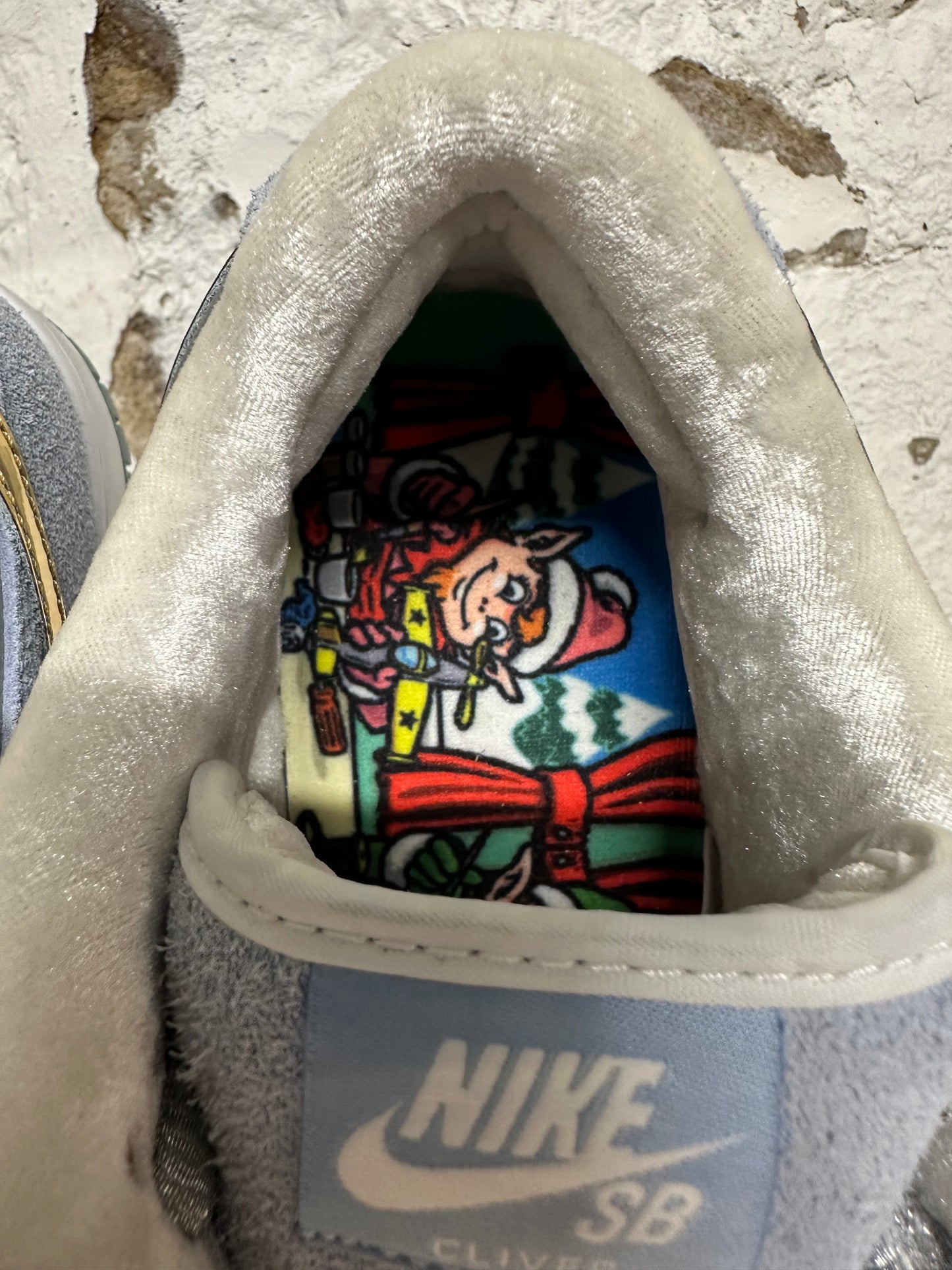 Nike SB Dunk Low Sean Cliver Holiday Special Sz 9.5 DS