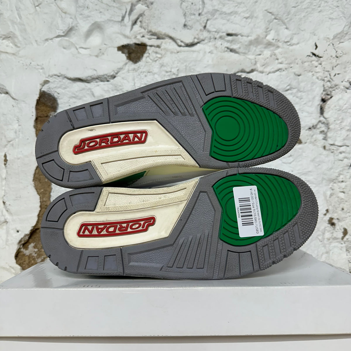 Air Jordan 3 Lucky Green Sz 9 (10.5W)