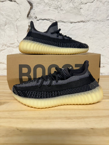 Yeezy 350 V2 Carbon Sz 4 DS