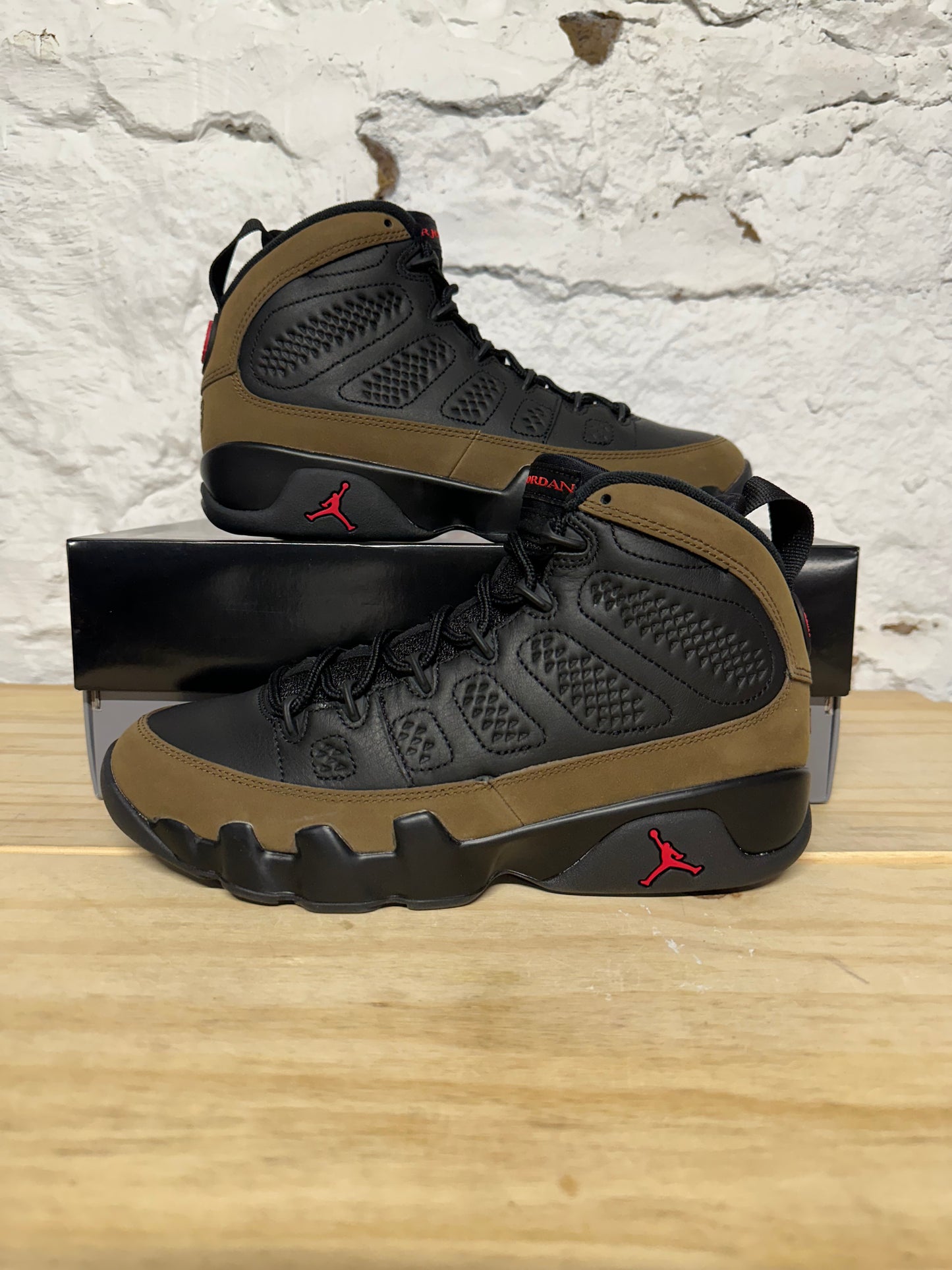 Air Jordan 9 Olive Sz 7.5 DS