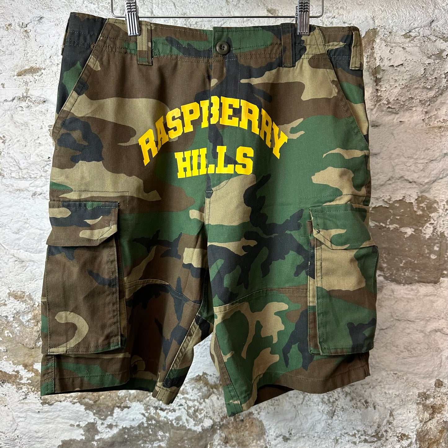 GV Gallery Raspberry Hills Camo Shorts Sz M DS