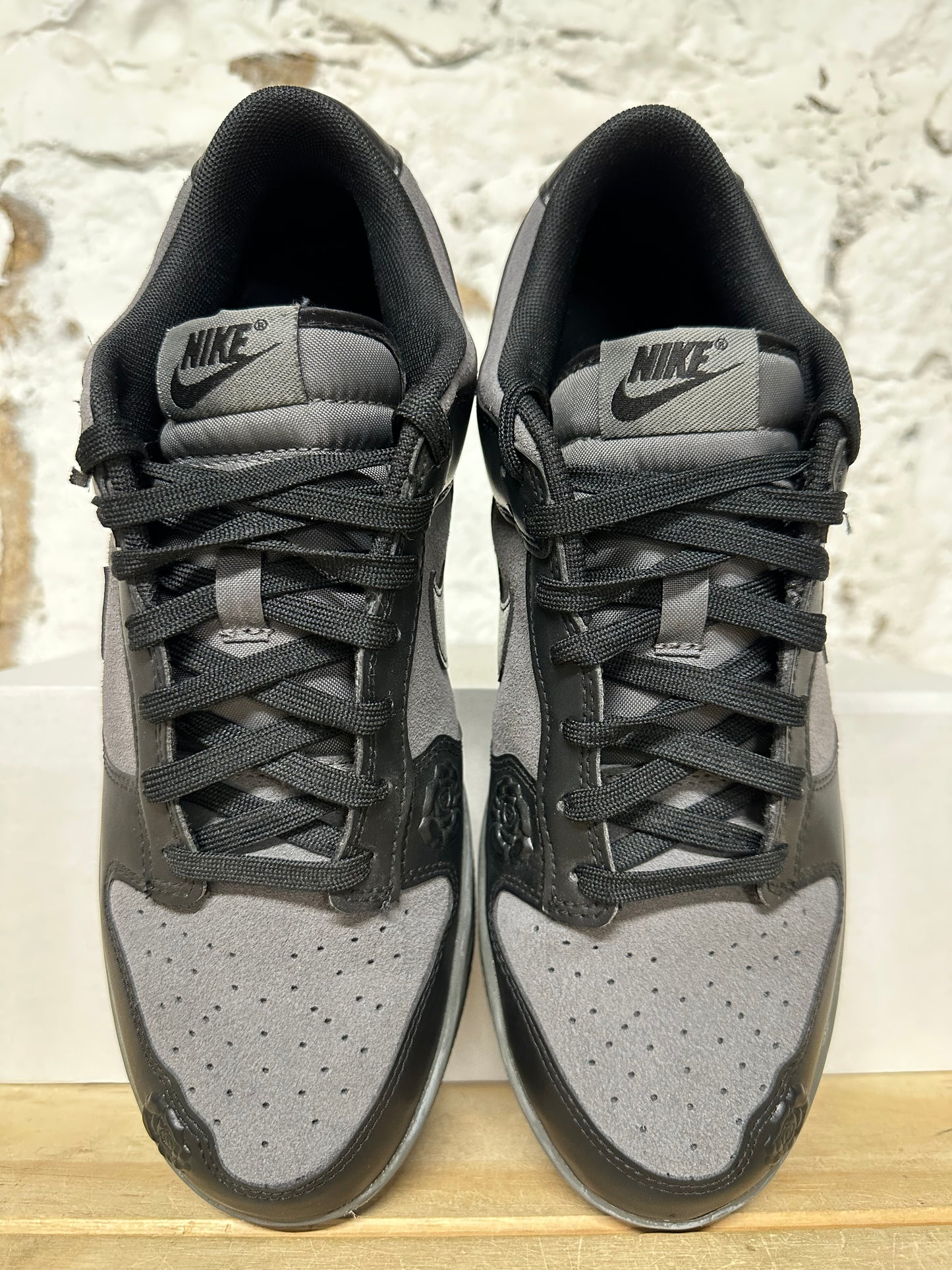 Nike Dunk Low Black Roses Sz 8.5 (10W)
