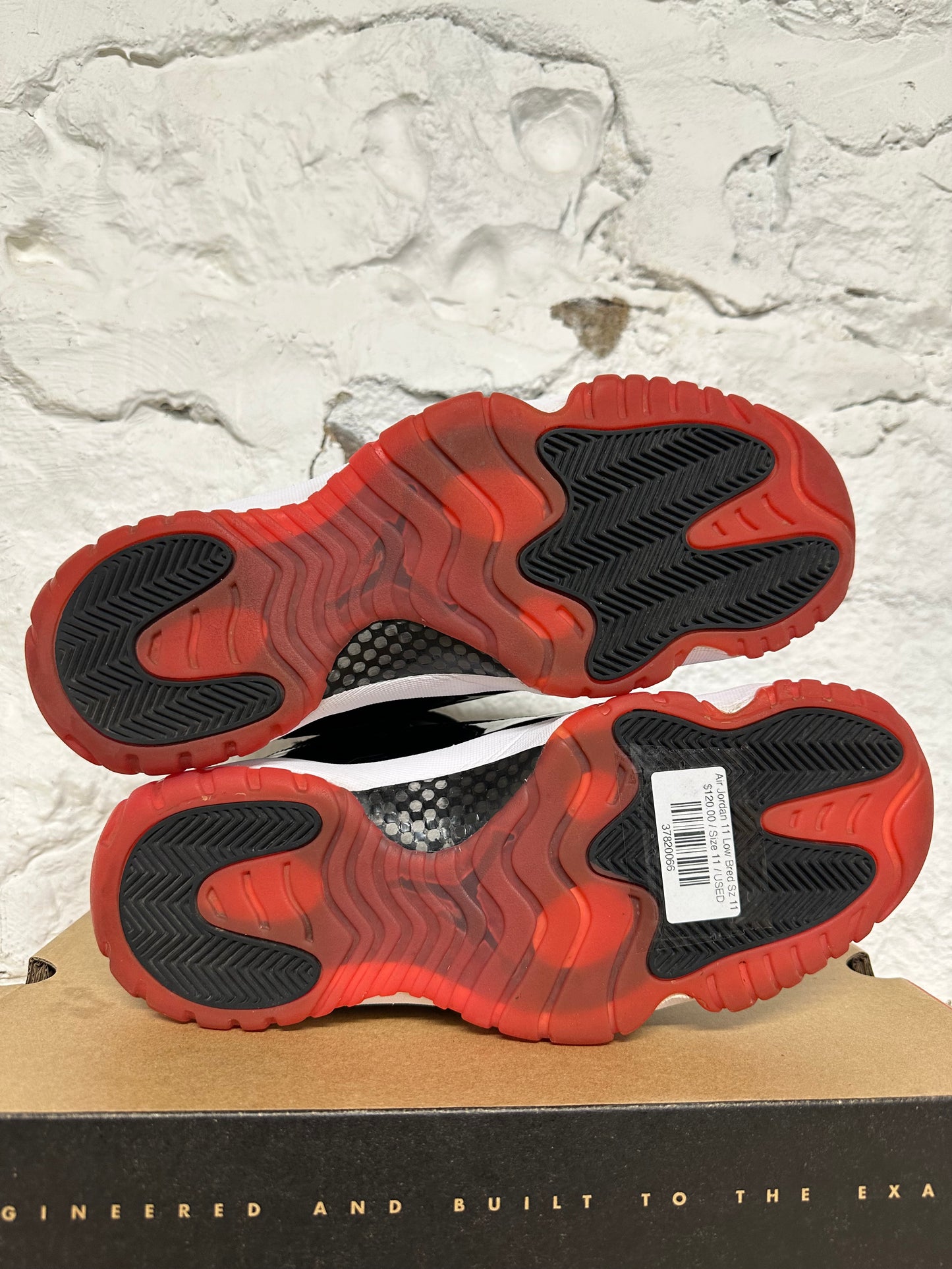 Air Jordan 11 Low Bred Sz 11