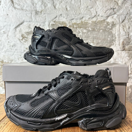Balenciaga Runner Triple Black Matte Sneaker Sz 10 (43)