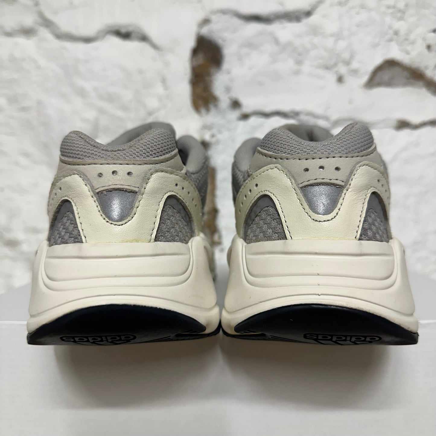 Yeezy 700 V2 Static Sz 5.5