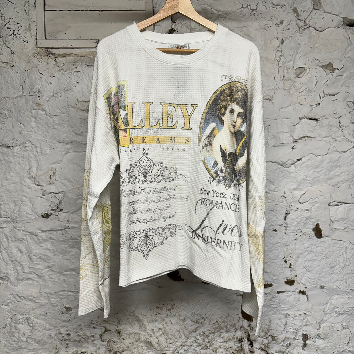 Vale Romace Lives White Thermal Long Sleeve Sz L