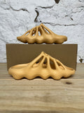 Yeezy 450 Slide Cream Sz 8 DS