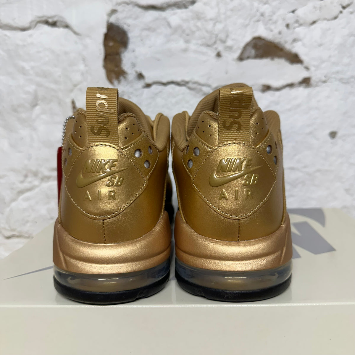 Nike Supreme SB Air Max 2 CB 94 Low Metallic Gold Sz 9.5 DS