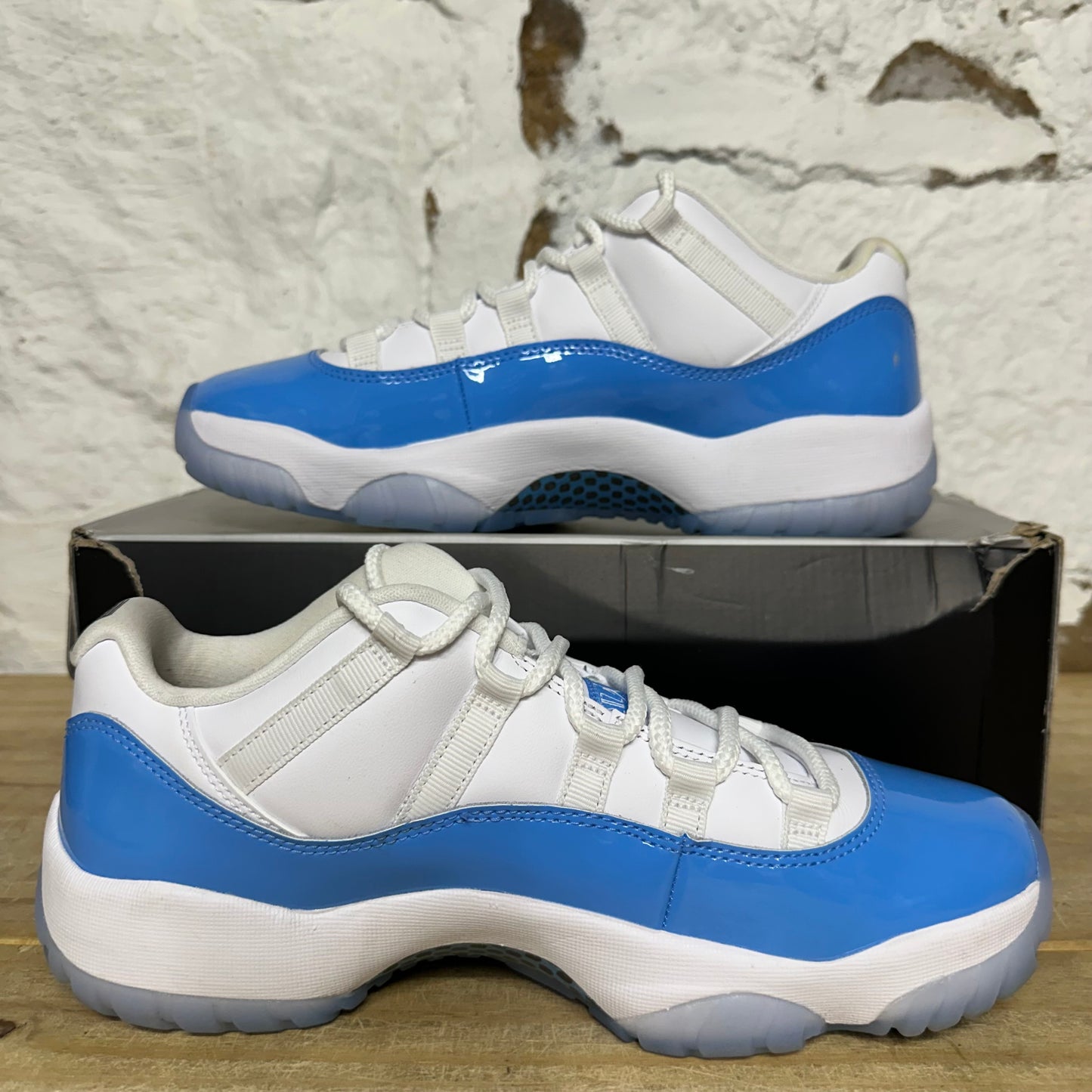 Air Jordan 11 Low UNC Sz 8.5