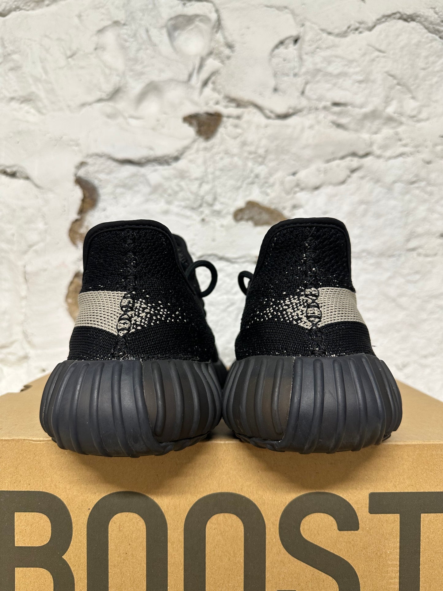 Yeey 350 V2 Core Black Sz 11.5