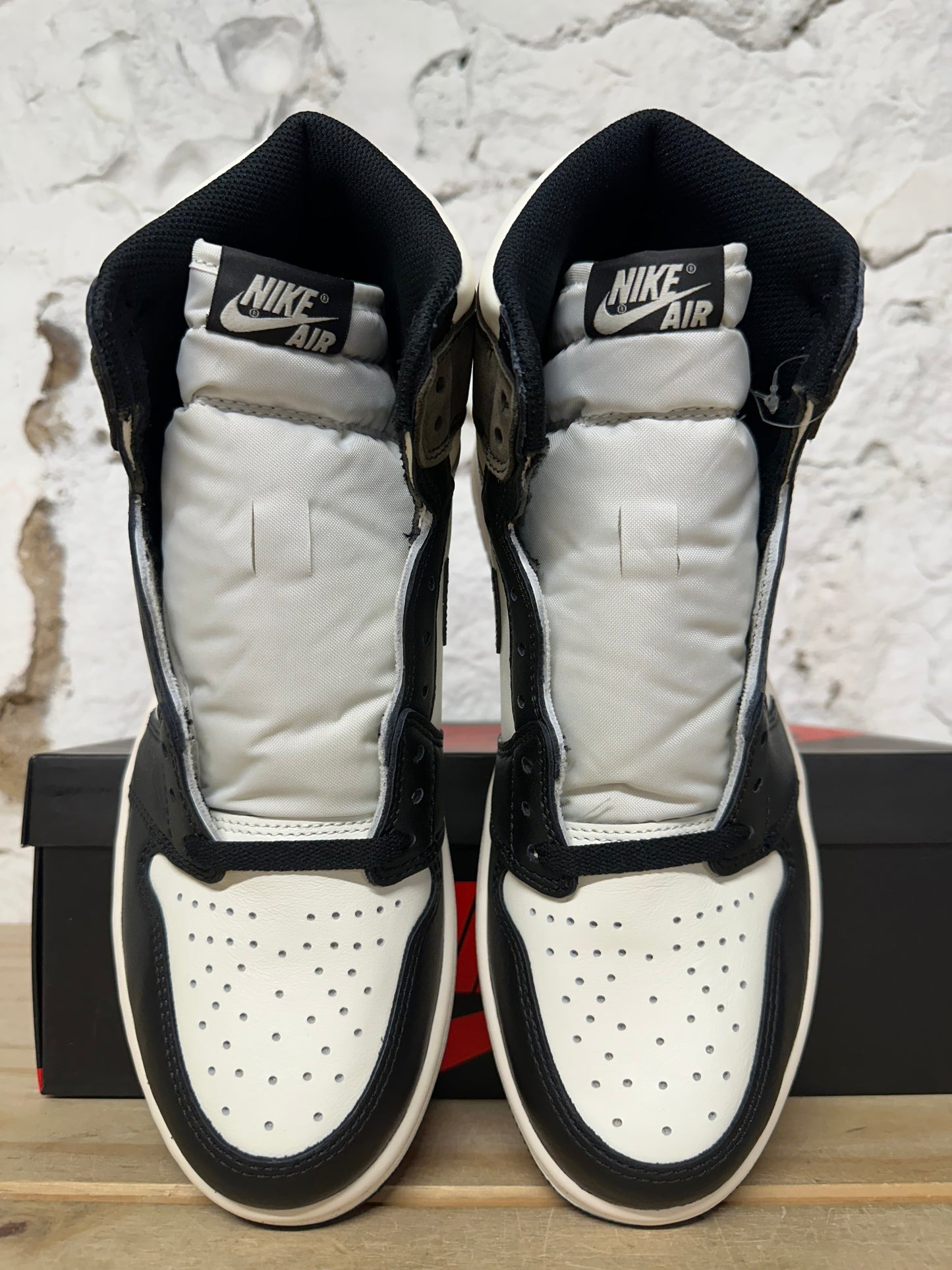 Air Jordan 1 High Mocha Sz 10 DS