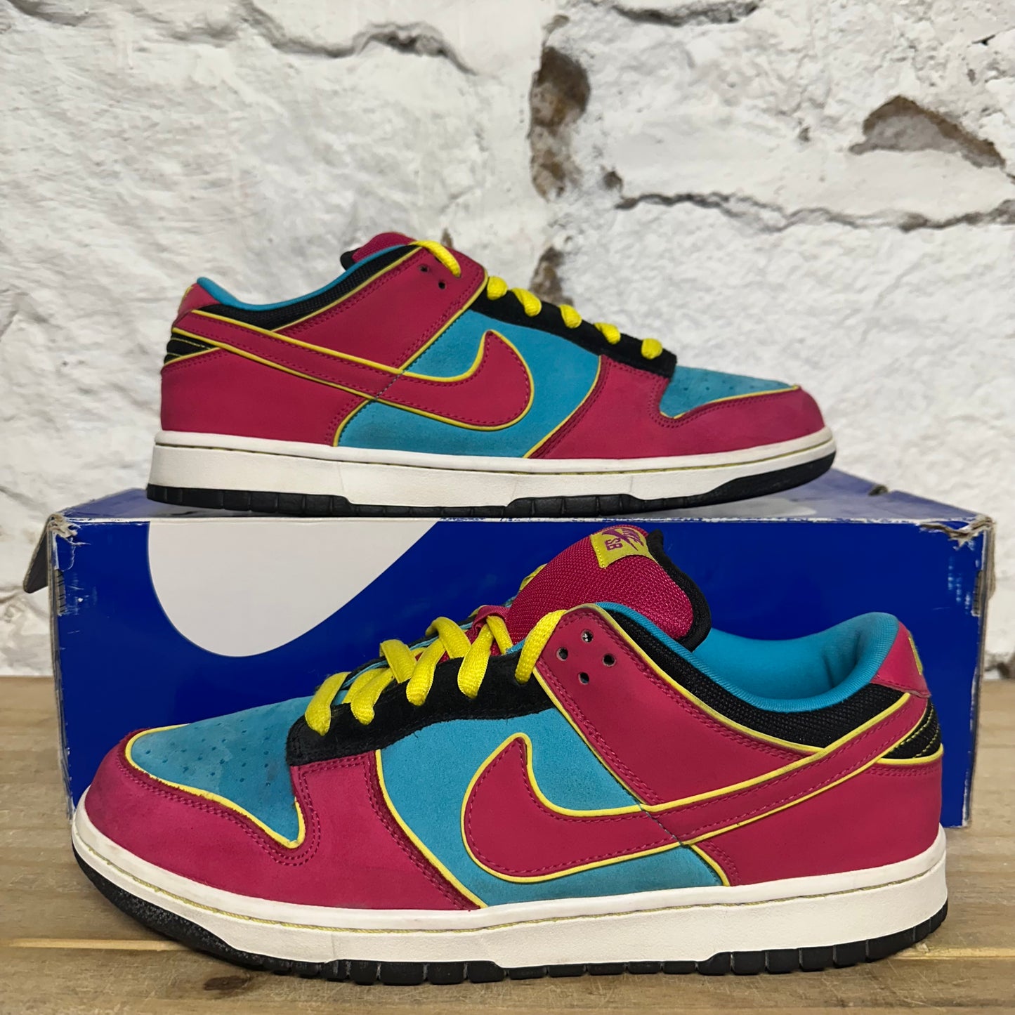 Nike SB Dunk Low Ms.Pacman Sz 12