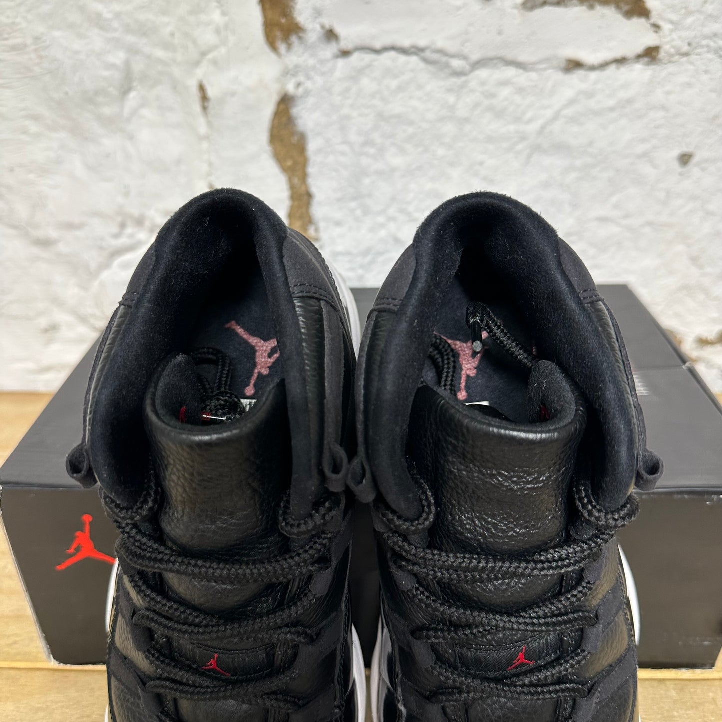 Air Jordan 11 High 72-10 Sz 11