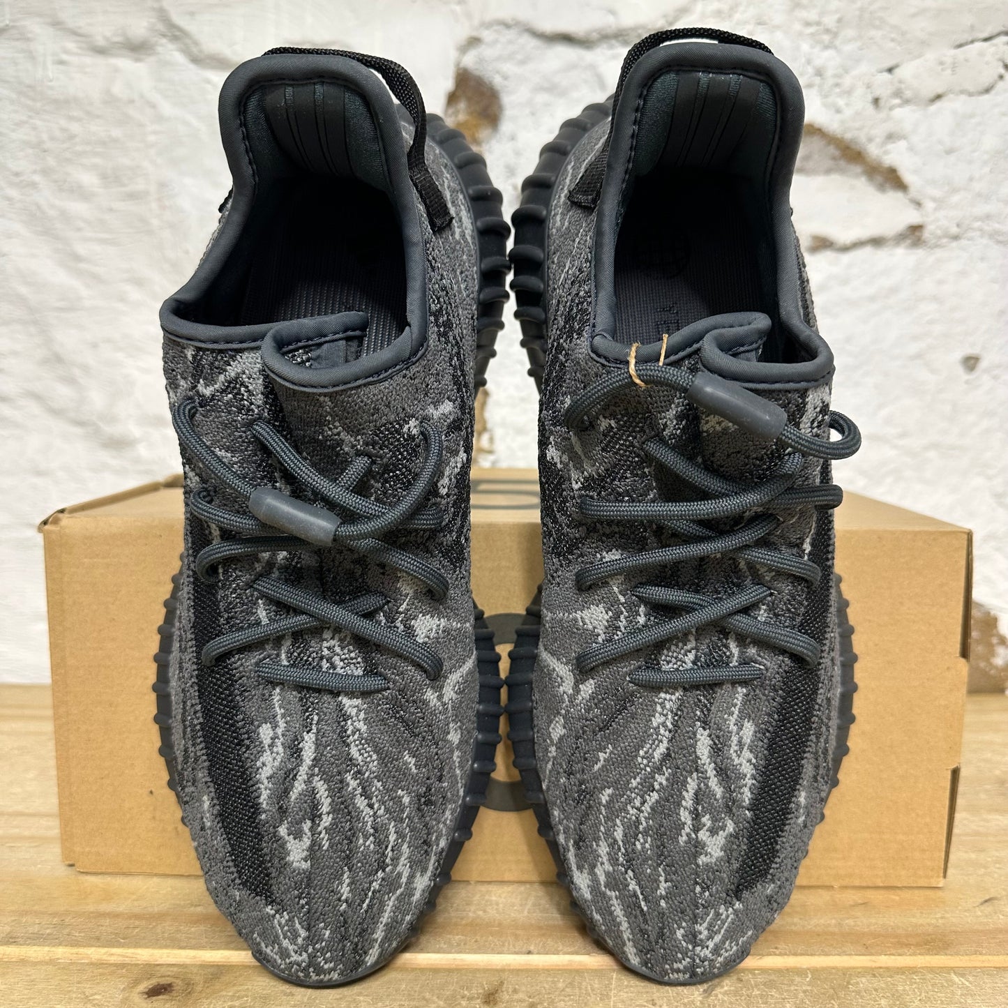 Adidas Yeezy 350 MX Dark Salt Sz 9 DS
