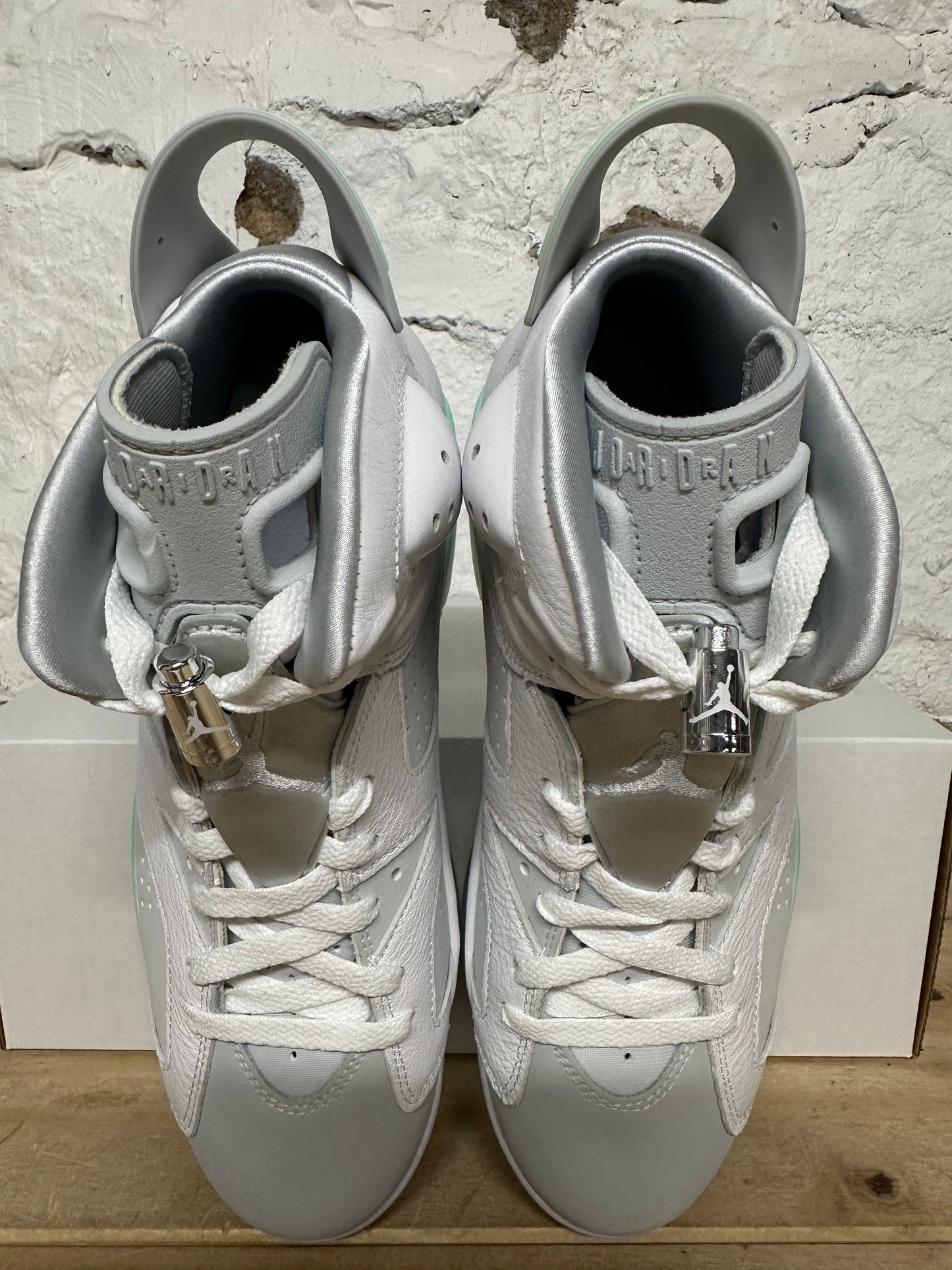 Air Jordan 6 Mint Foam Sz 7.5 (9W) DS