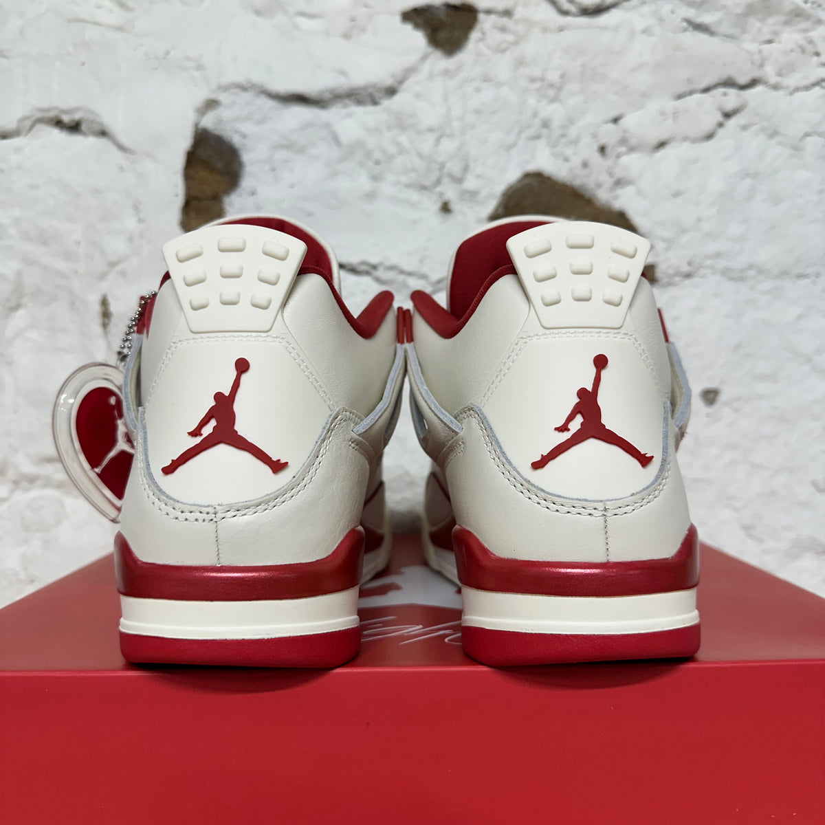 Air Jordan 4 Valentines Day Sierra Red Sz 7 (8.5W) DS