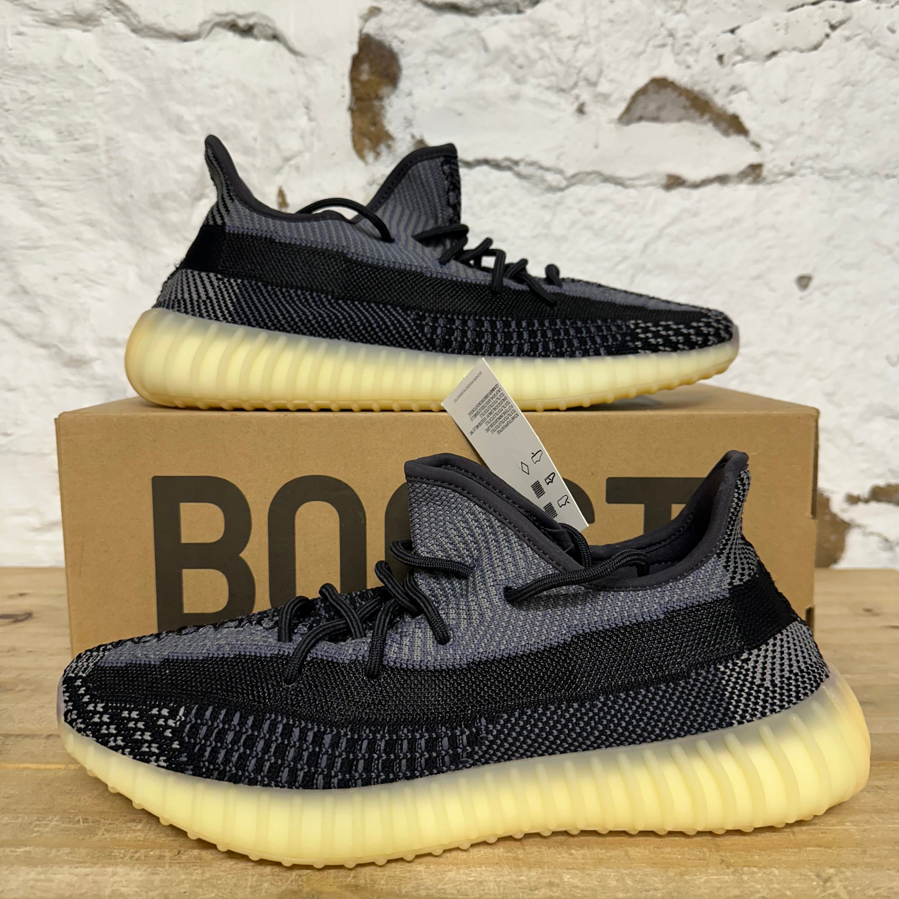 Yeezy 350 V2 Carbon Sz 10.5 DS