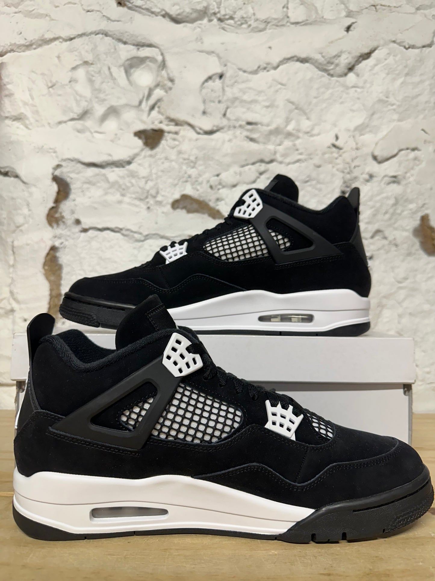 Air Jordan 4 White Thunder Sz 12 DS