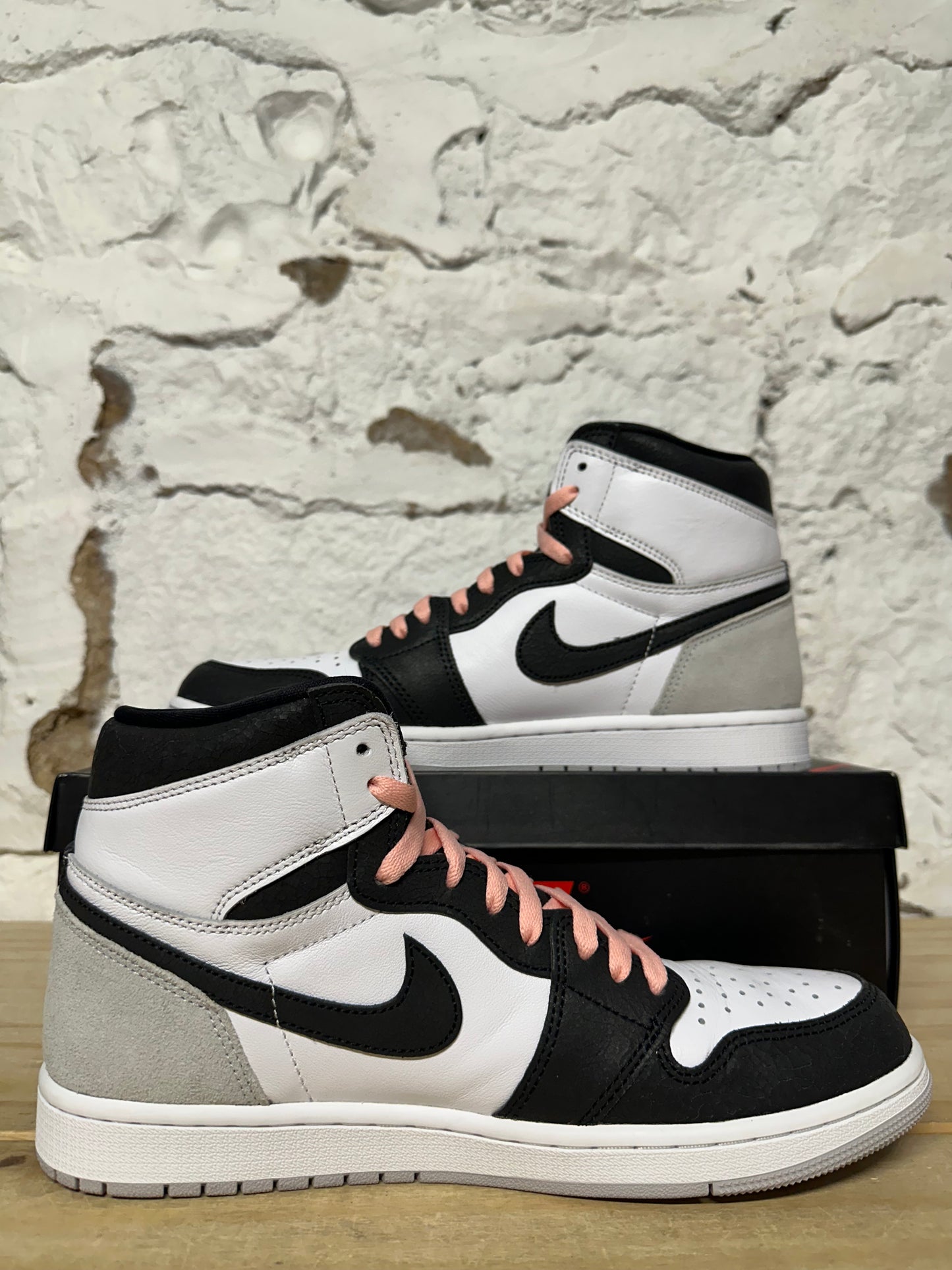 Air Jordan 1 High Bleached Coral Sz 10