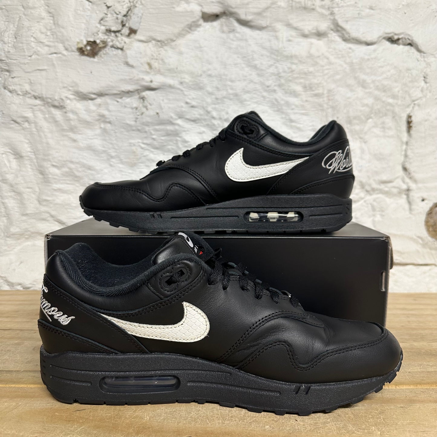 Nike Air Max 1 Supreme Black White Sz 10.5
