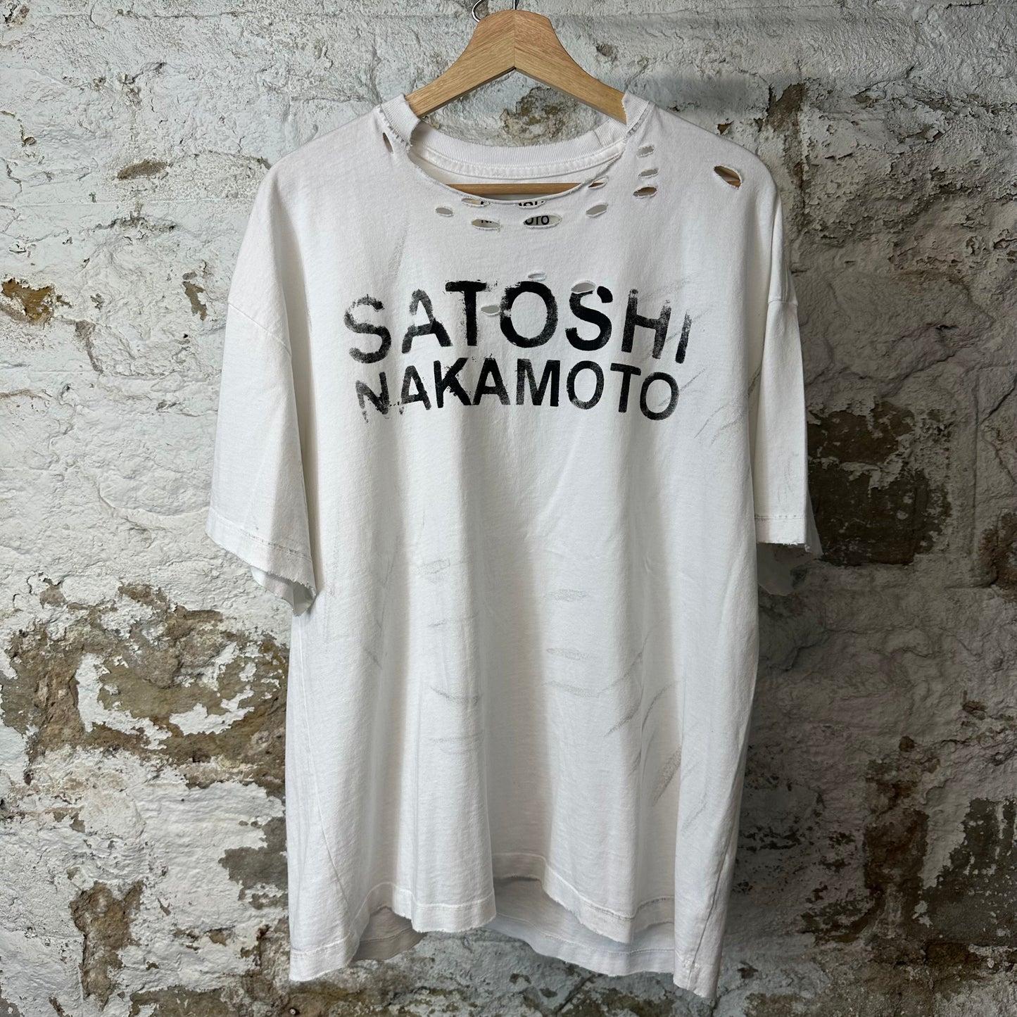 Satoshi Nakamoto Logo Distressed White T-Shirt Sz M