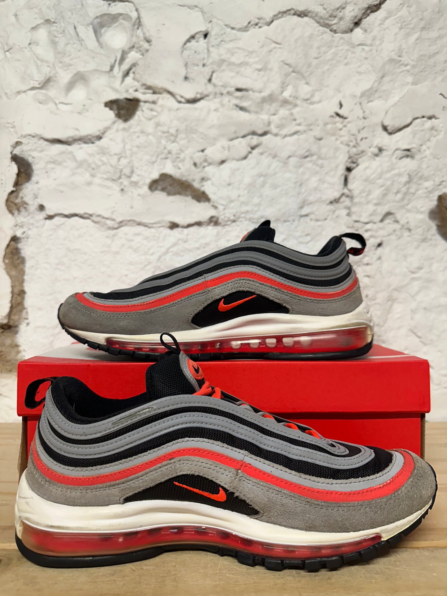 Nike Air Max 97 Wolf Grey Radiant Red Sz 9