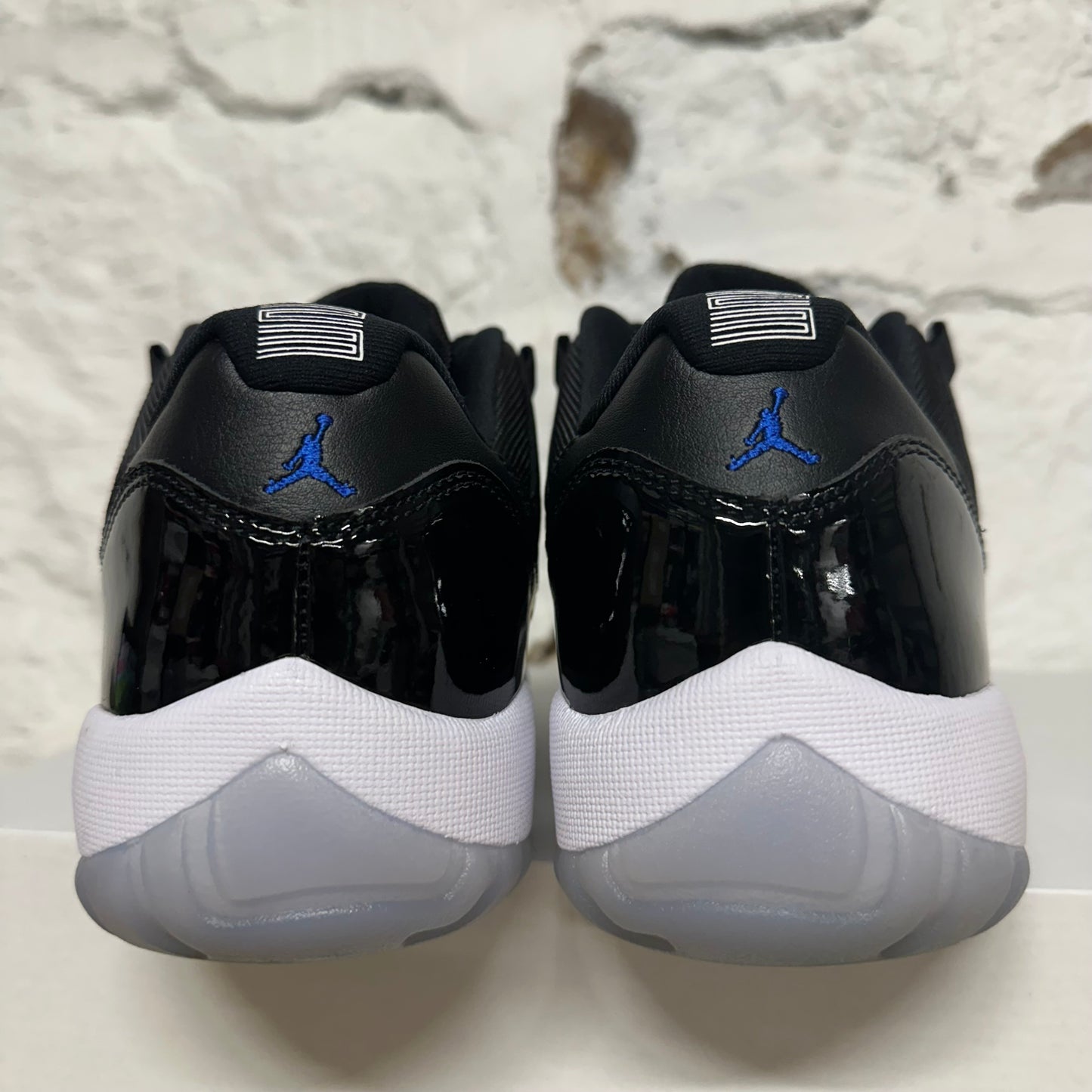Air Jordan 11 Low Space Jam Sz 9