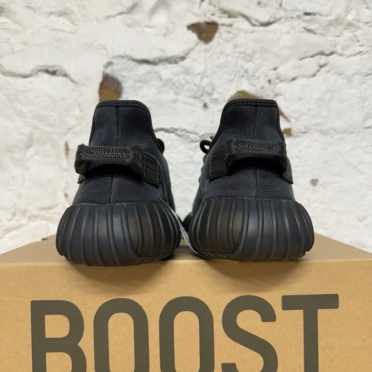 Yeezy 350 V2 Mono Cinder Sz 10 DS