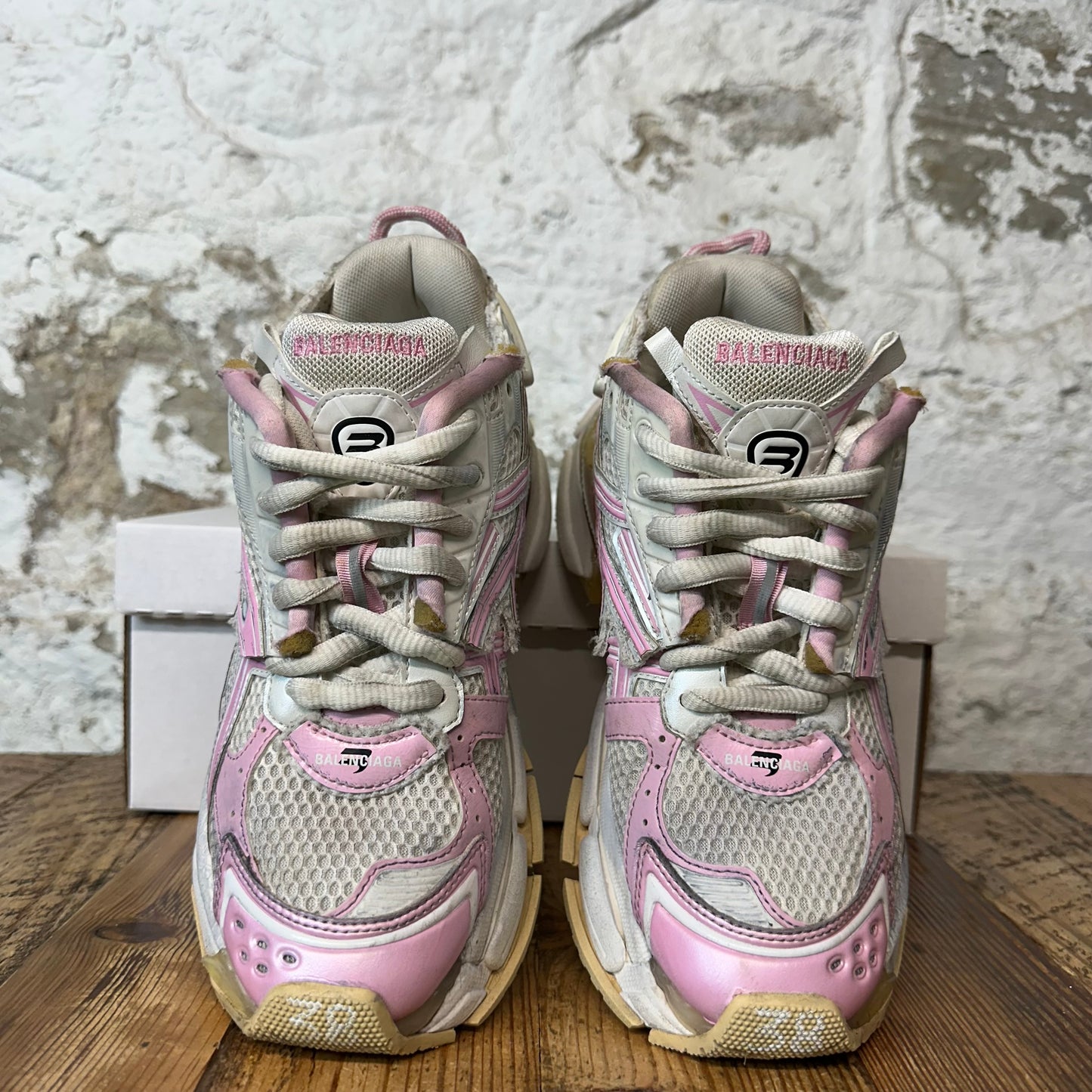 Balenciaga Runner Pink White Cream Sneaker Sz 6 (38)