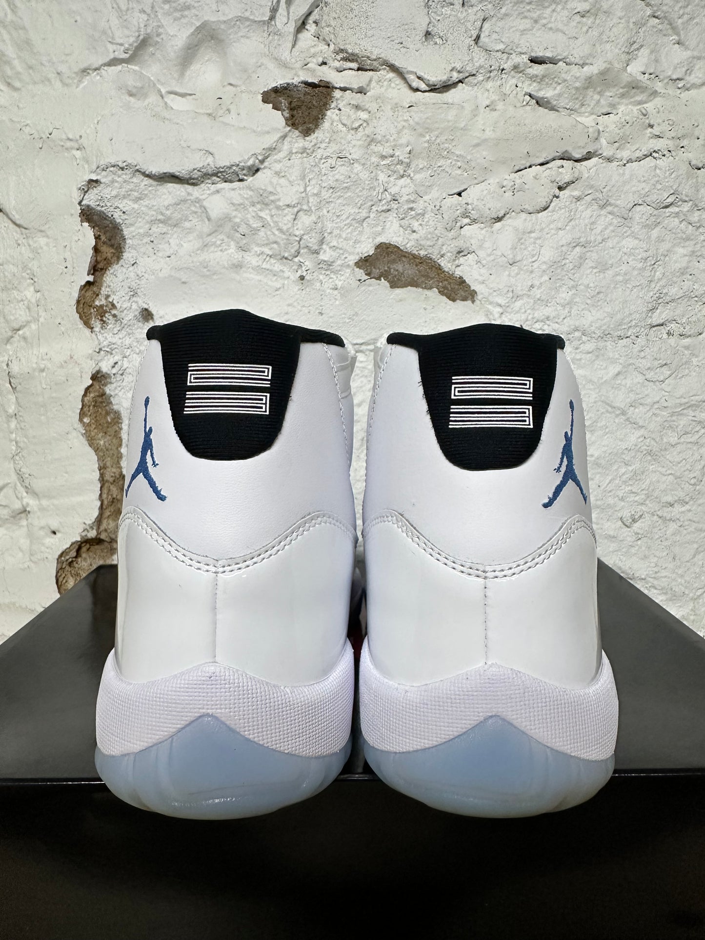 Air Jordan 11 High Legend Blue Sz 10.5