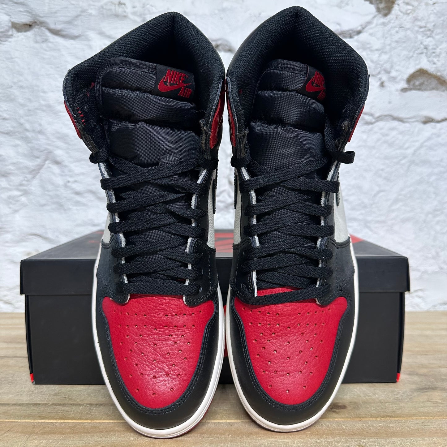 Air Jordan 1 High Bred Toe Sz 10.5