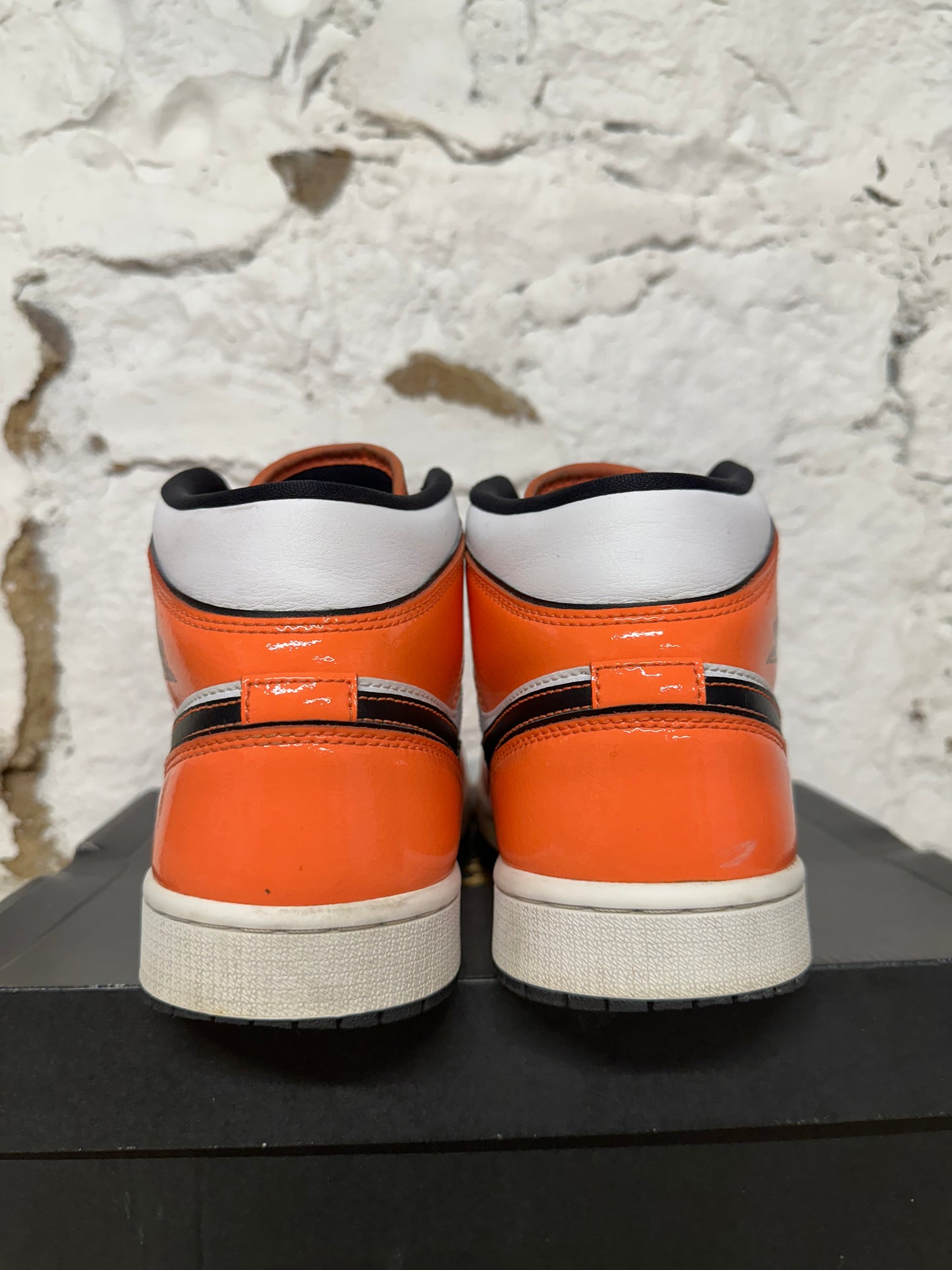 Air Jordan 1 Mid Turf Orange Sz 10