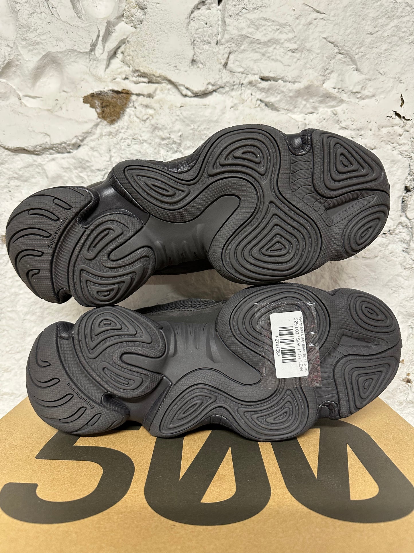 Yeezy 500 Utility Black Sz 11.5 DS